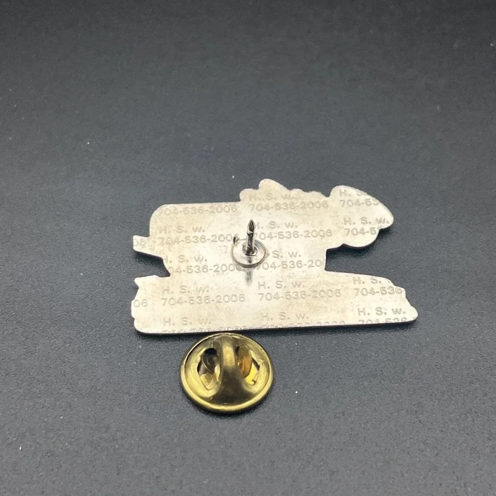 Darrell Waltrip #17 NASCAR Superflo Racing Sponsor Lapel‎ Hat Pin